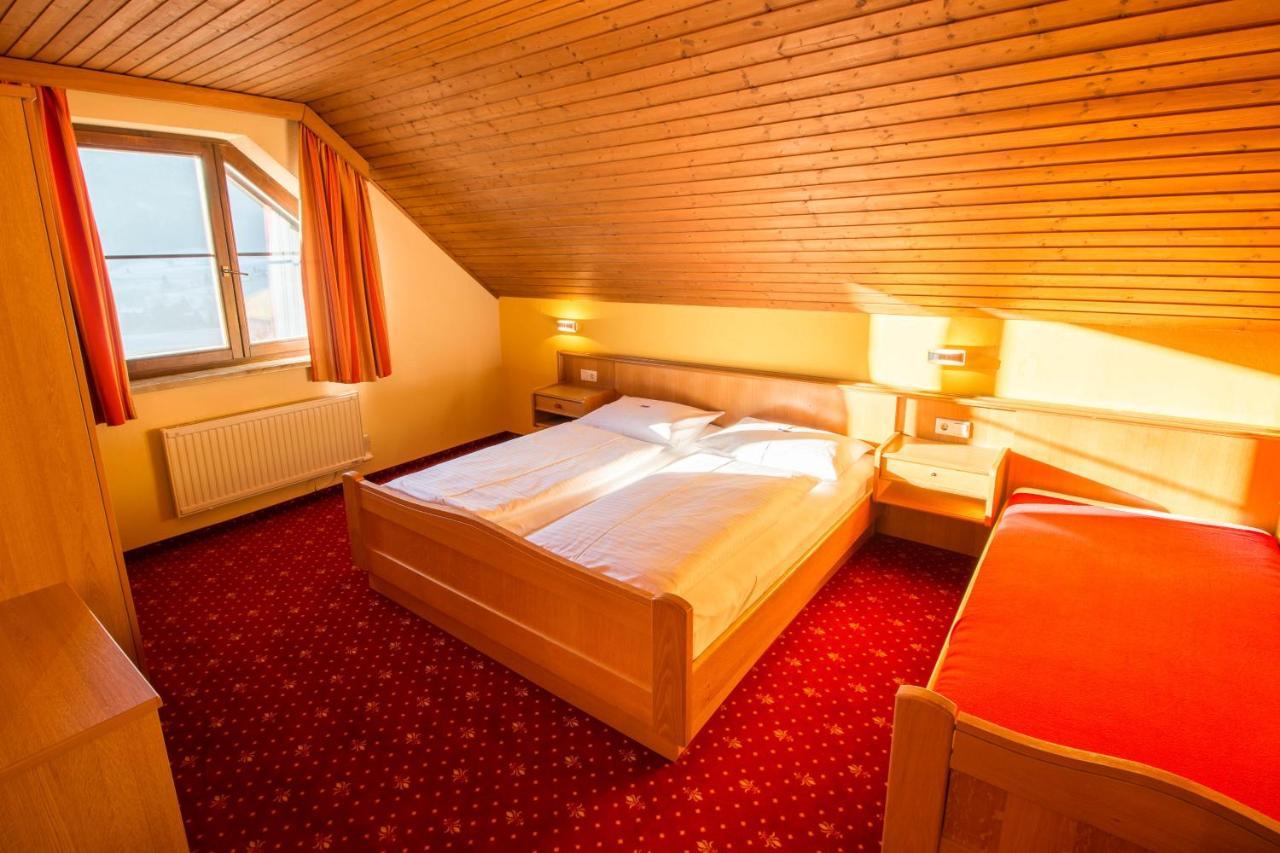 Hotel Weissenstein ザンクト・ミヒャエル・イム・ルンガウ エクステリア 写真